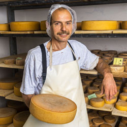 Urs Wüthrich im Prduktionsbereich